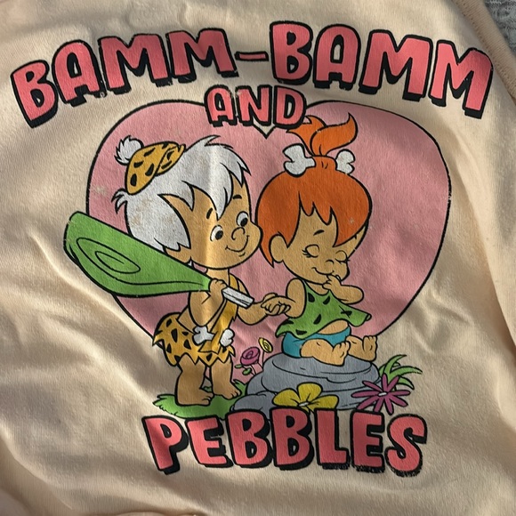 Cute top - Picture 2 of 4